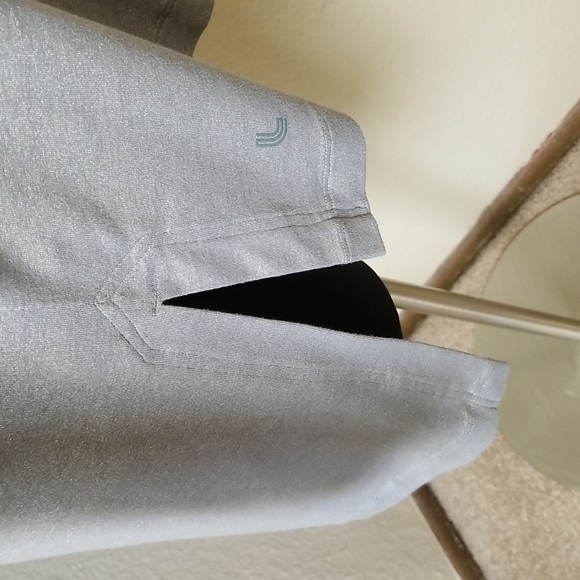 New Lole Gray Long Sleeve Hi Low Hem Lace Top - Picture 3 of 10